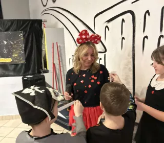 476576163 643447694995277 1494015124684673623 