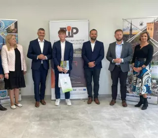 441891249 998145738347632 7695659994715054316 