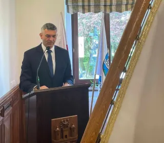 438231405 800800272021406 3376601526173581549 