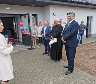 72122204 737217623393863 1832554221833027584 