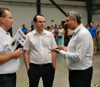 70bb4d3711106e7a2ff304d2c051ecbf