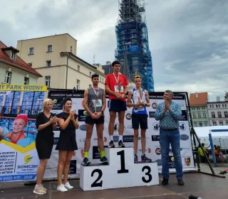 7b557ad7e81a018e9d6aad5b0df36a82