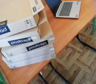 nowe komputery w szkołach podstawowych (1