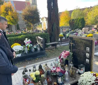 369987552 327770186616366 583879403756040495 