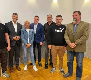 457275465 528086526288207 5678953909686251987 