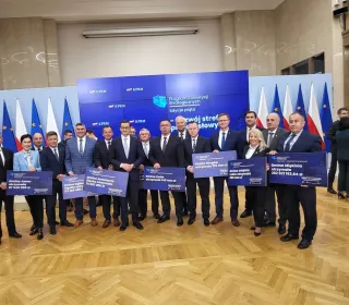 96ed4caad05a7c4bc4838e1e7986736a