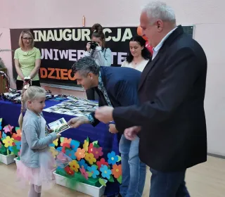 73116469 464603304398636 4956838021354749952 