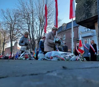 466007148 978452677647447 8684008636294124001 