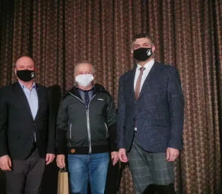 b1621b84afa1e95b9dec67244d4cee9e