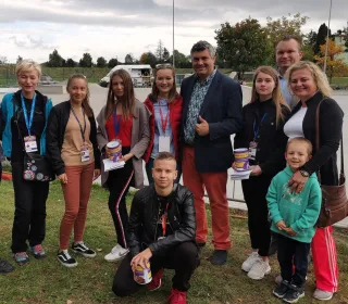 71641904 410552256324027 1170995349758672896 