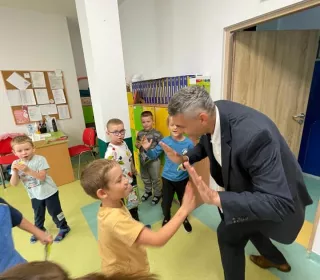 462619681 954753593350689 1521509461143275473 