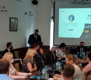 bf7a3384219ea2588191702b62e568c9