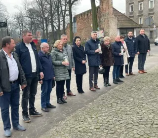 392814555 7441737489220040 7000727887821335806 