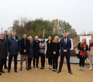 c7dff6e7a439516e80afbea9b1a9e889