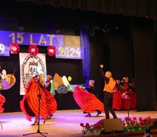 465926344 3943000165918784 2457791111945905853 