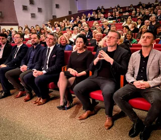 dbf4c15f6ffcd32eb9a78736c7ebf724