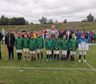 69793691 717368748687044 573456573003726848 