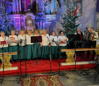 416992488 908792593993184 4415098225645197168 