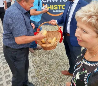 f5f3512273a7d7573feb18e56e492042