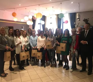 53761036 2233212030050630 1564564579143385088 