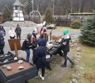 f78cf1a35bcc9ec57c7bed818ec99c3b