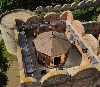 56742582 261562618082778 2926798244019175424 