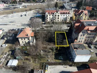 Teren zabudowy śródmiejskiej w formie zabudowy wolnostojącej przy Alei Niepodległości