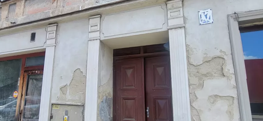 wejście do lokalu przy ulicy Kłodzkiej