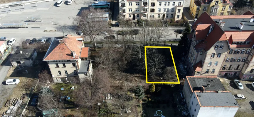 Teren zabudowy śródmiejskiej w formie zabudowy wolnostojącej przy Alei Niepodległości