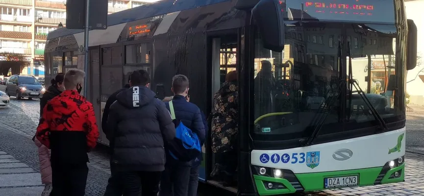 autobus Ząbkowickiej Komunikacji Publicznej