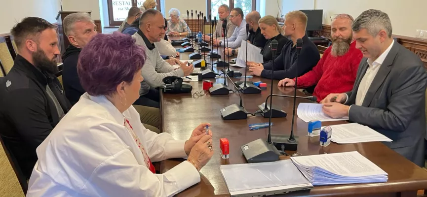 5b74a663-eccd-4fba-9876-13ac6bf12870