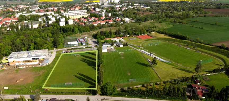 sztuczne boisko